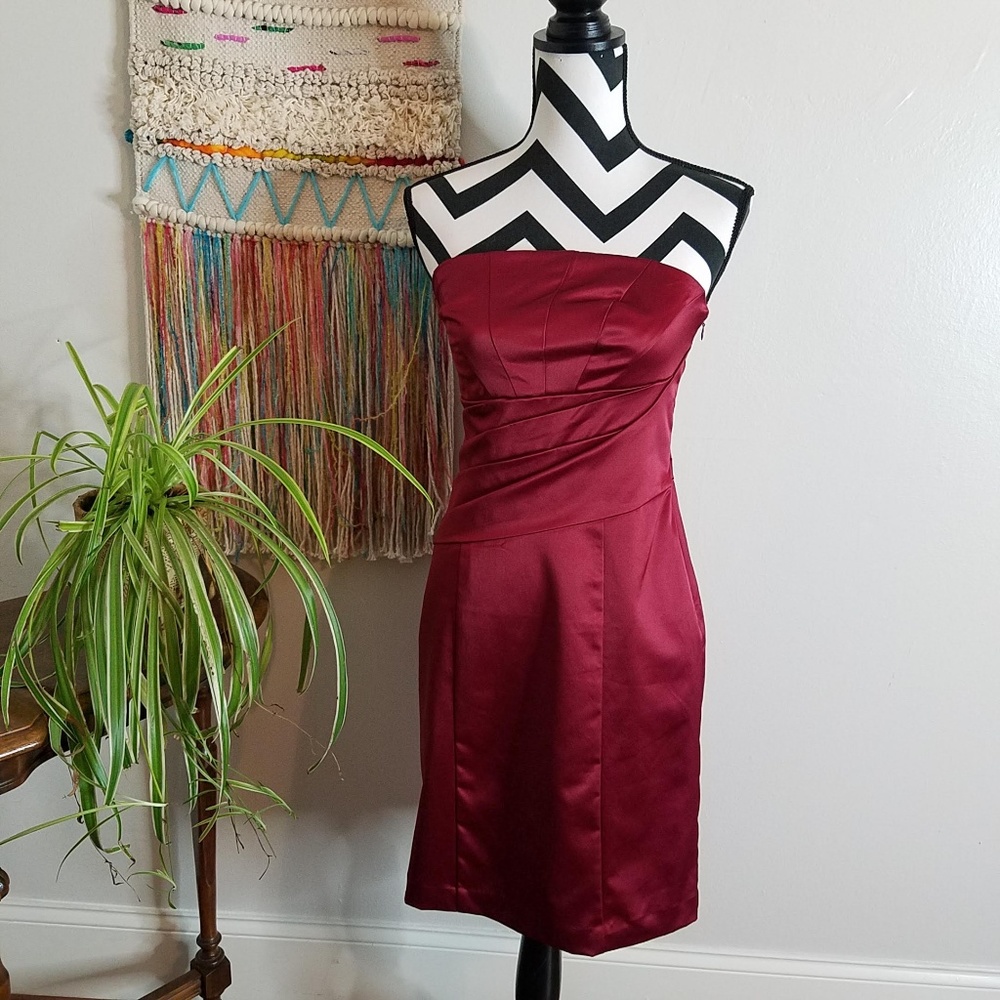 *CLOSET CLOSING*The Limited Maroon Strapless Dress